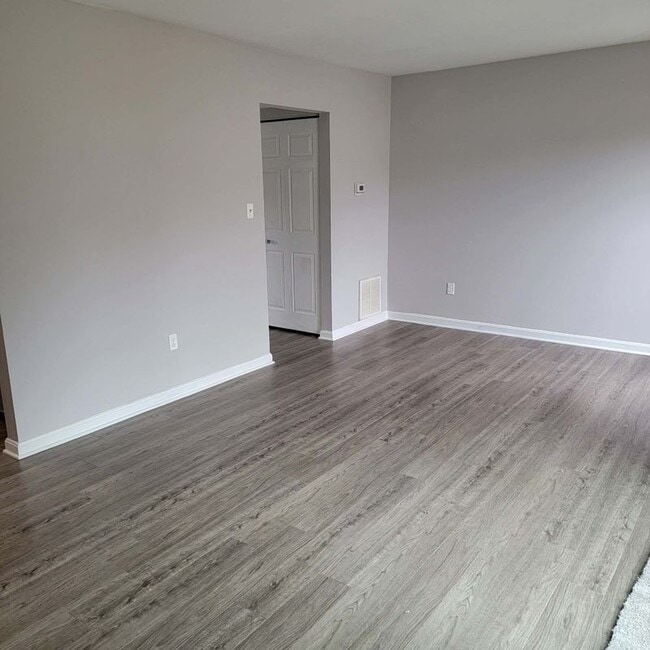 Photo - 47734 Devin Cir