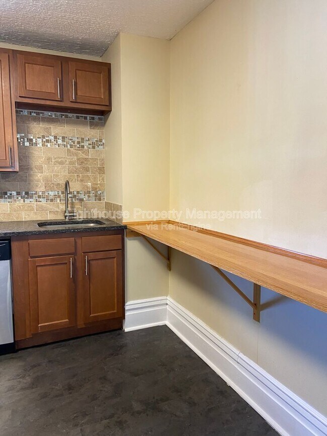 Photo - 223 E North St Unidad 2