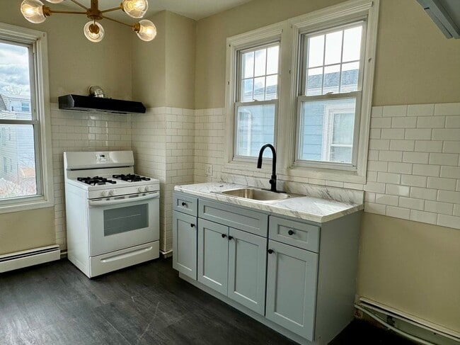 Photo - 318 Ampere Pkwy Unit 2nd Floor