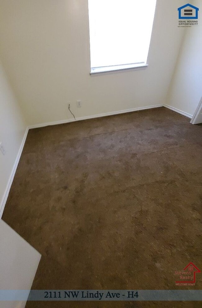 Photo - 2111 NW Lindy Ave