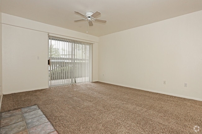 1BR, 1BA - 740 SF - Canyon Springs