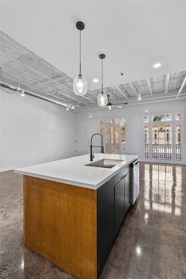 3401 Louisiana St Unit 209