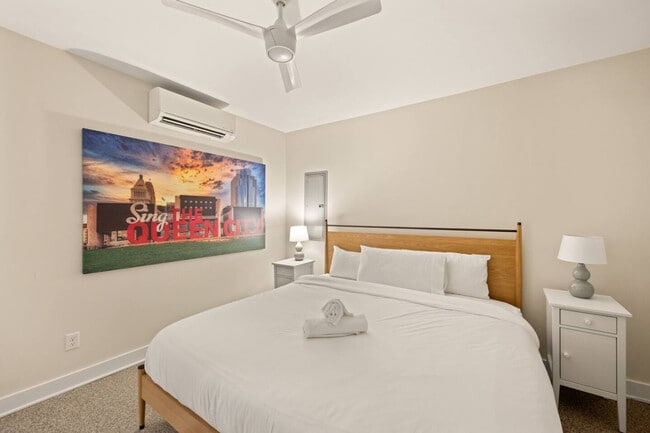 Photo - 1918 Vine St Unit ID1315618P