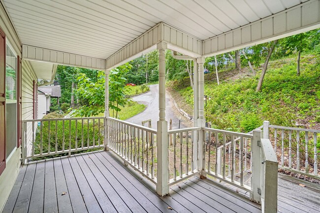 Photo - 166 Mount Royal Dr