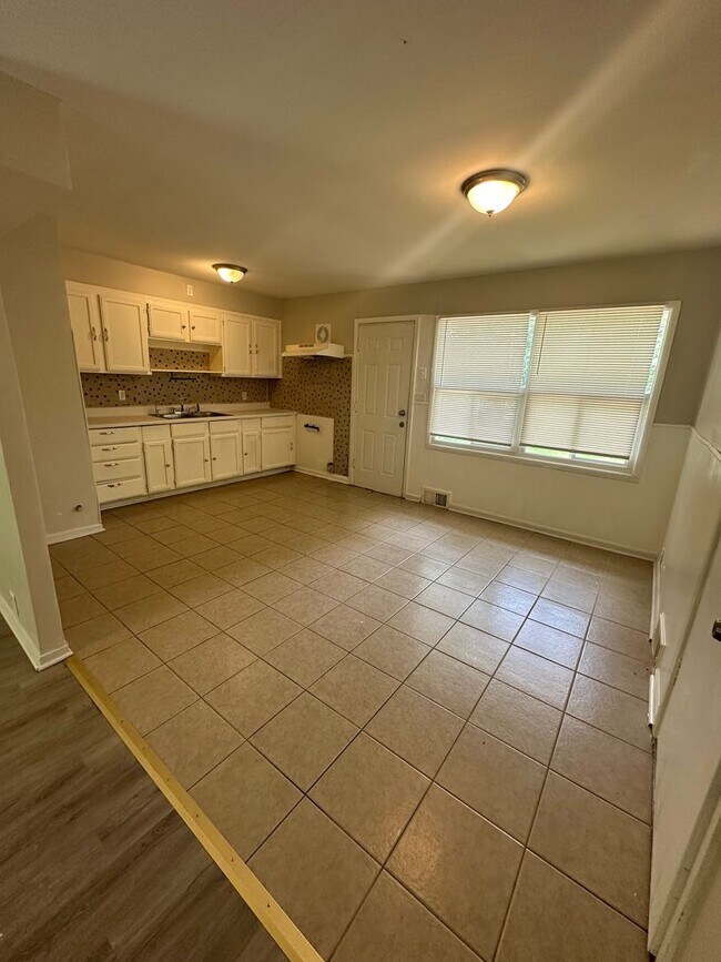 Photo - 4 Bed 1 Bath