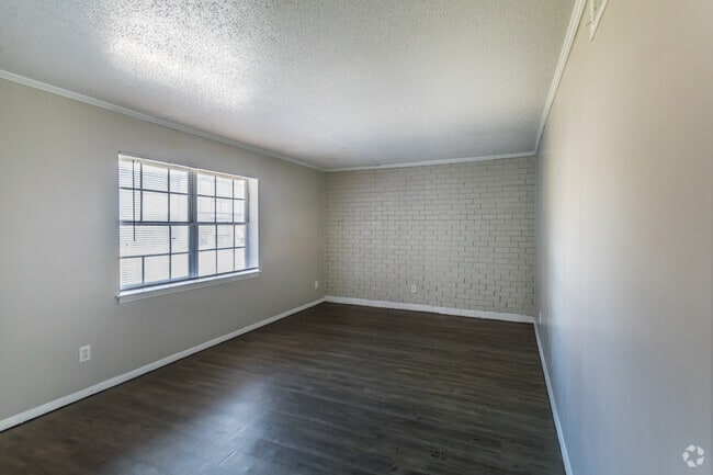 2BR, 1BA - 963SF - Living Room - Aspen Parc