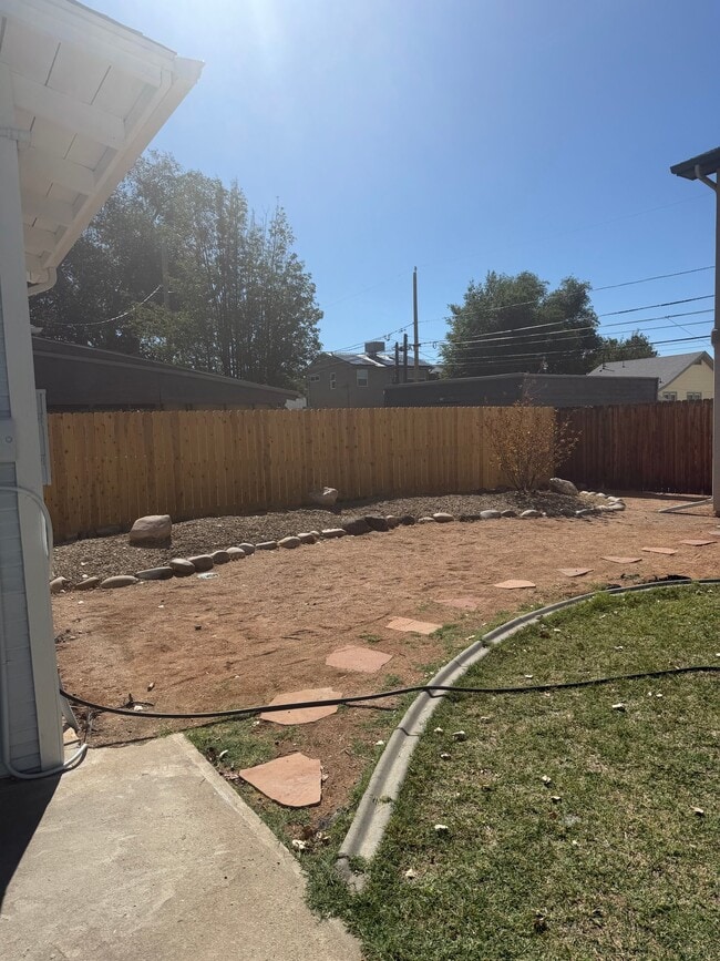 Photo - 801 Teller Ave