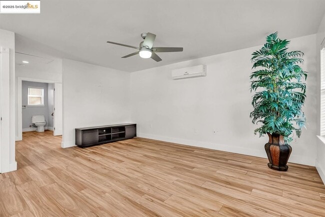 Photo - 507 Maple St