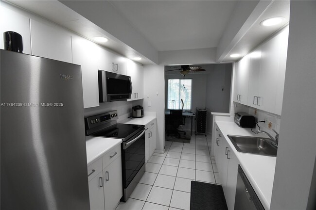 Photo - 13700 SW 11th St Condo