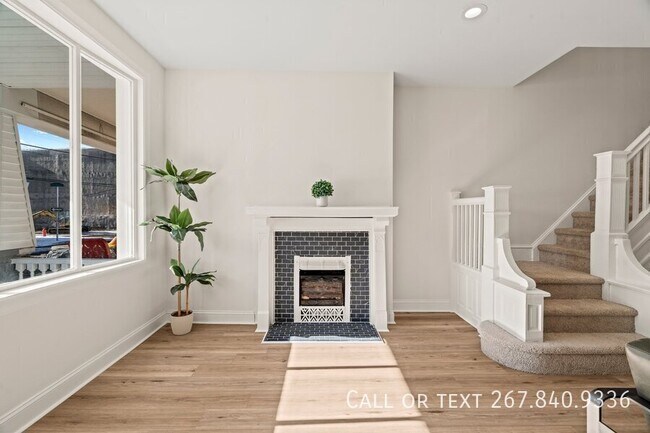 Photo - 2921 W Oxford St