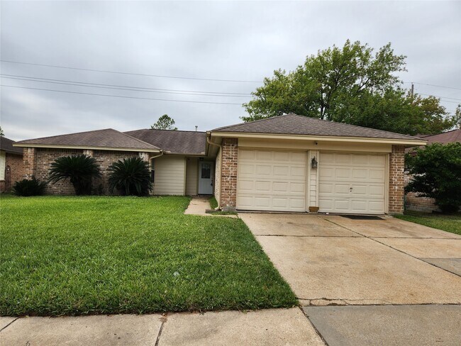 Photo - 2715 Sunbird Dr