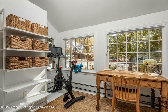 Photo - 120 E Sopris Dr