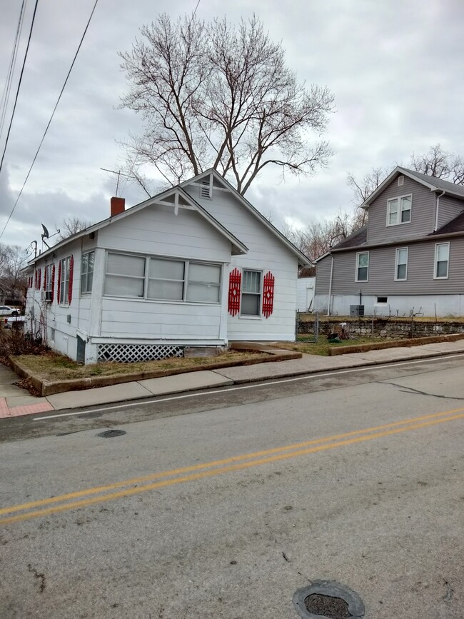 Photo - 402 Henry St