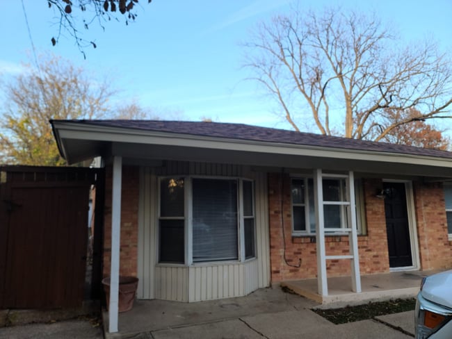 Photo - 2539 Hillsboro Ave