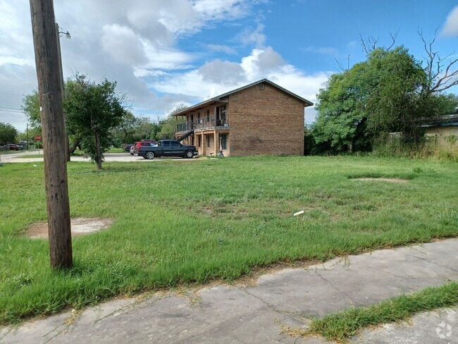 Building Photo - 1801 N Wells St Unit 2 Rental
