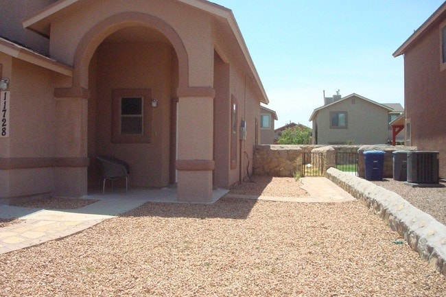 11728 Mesquite Bush Dr
