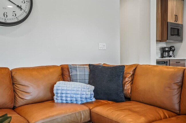 1013 Yew Wood St Unit SI ID1250612P