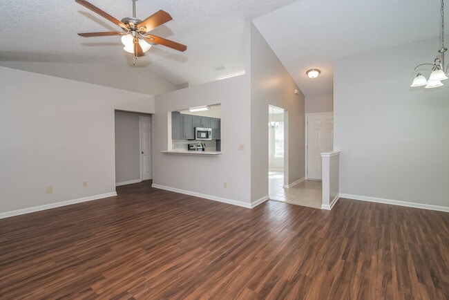 Photo - 3032 Twin Oak Dr S House