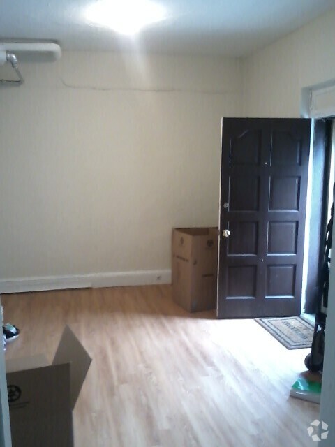 Building Photo - 2035 Commonwealth Ave Rental