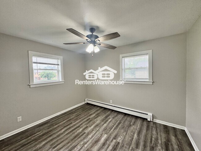 Photo - 114 NW College Ave