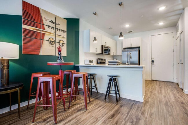 Photo - 2425 E Riverside Dr Unidad ID1240264P