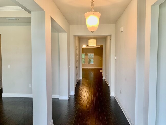 Entry way - 9040 Lakeview Dr House