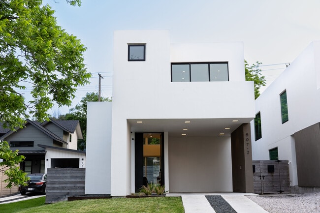Building Photo - 507 S Park Dr Unit 2