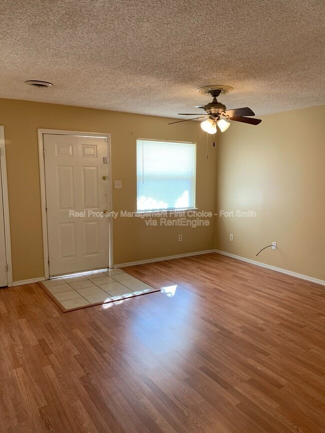 Photo - 3305 Grinnell Ave