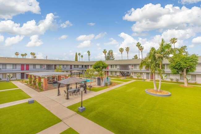 Photo - Miramar Apartments