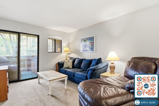 Building Photo - Fully Furnished 2BR Condo in Hilton Head’s North End – $150 Off First Month’s Rent!