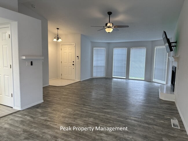 Photo - 3009 Ray Ave