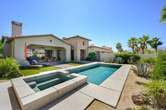 Building Photo - 55120 Autumn Valley Ct