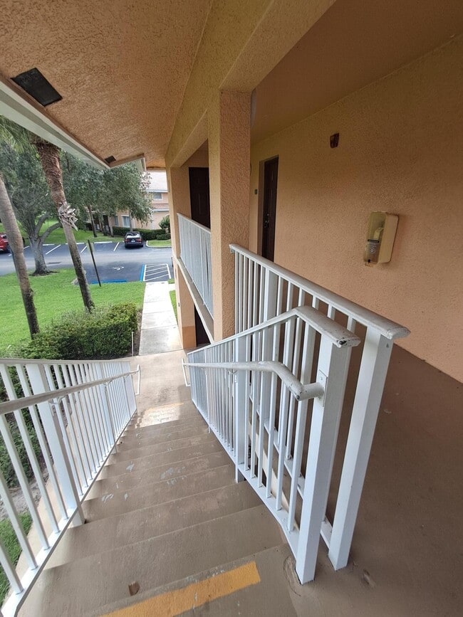 Photo - 141 SW Palm Dr Unit 207