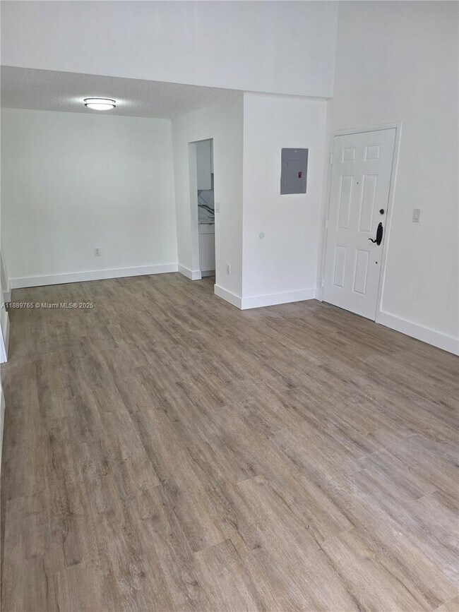 Photo - 15600 SW 80th St Unidad L-201