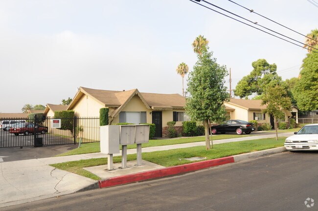 Photo - Las Casitas Apartments