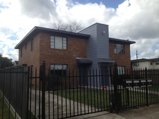 Photo - 2816 Wichita St Unit 3