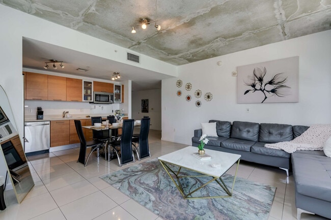 Photo - 3256 NE 1st Ave Unidad SI ID1241893P