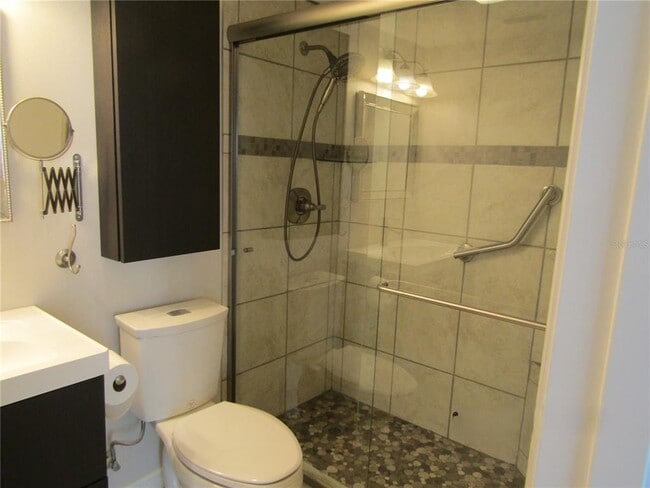 7304 W Country Club Dr N Unit 115