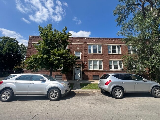 Building Photo - 1022 W 77th St