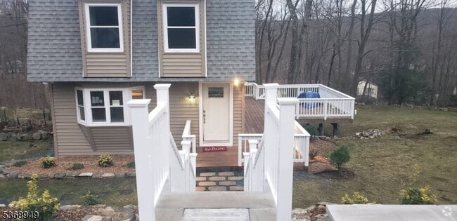Building Photo - 28 Tansboro Rd Rental