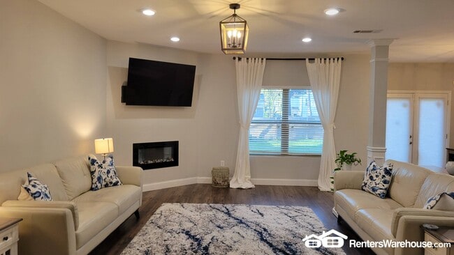 Photo - 1911 Baker Rd NW