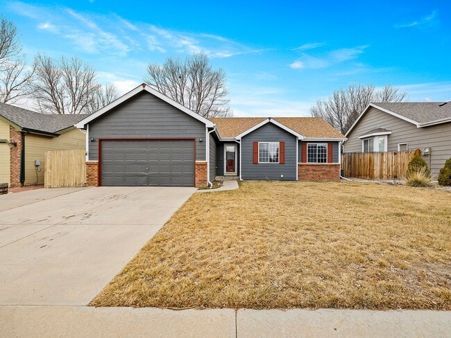 Building Photo - Beautiful 3-Bed Ranch Near Parks, Shops & Dining