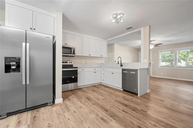 Photo - 920 Johnston St