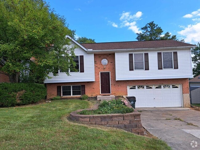 Building Photo - 377 Aaron Dr Rental