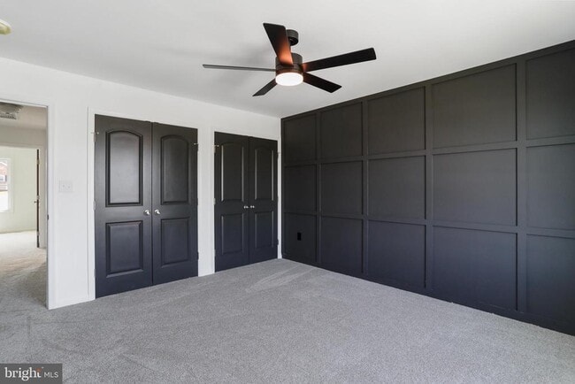 Photo - 320 W 11th St