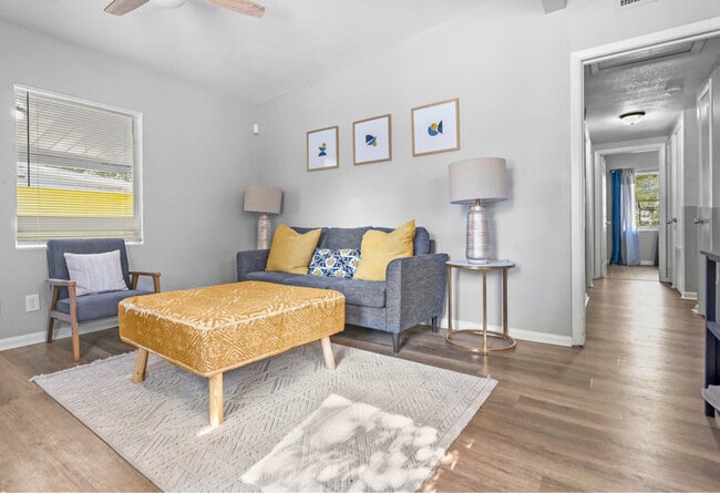 Photo - 2625 Larkspur Ave