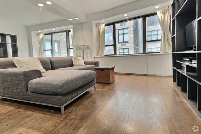 Building Photo - 210 E 47th St Rental