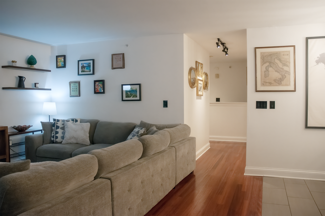 Photo - 1550 N Warren Ave Unidad 103