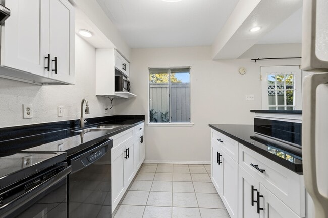 Photo - 6422 Burgoyne Dr. Unidad 150