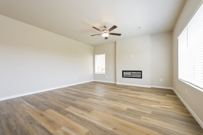 Photo - 2210 Christina St